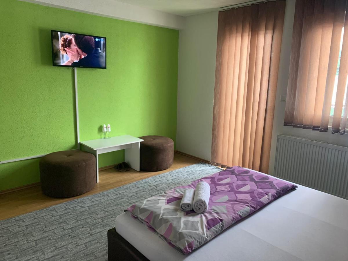 Restoran&Motel And Apartmants Lovacka Prica Tesanj Zewnętrze zdjęcie