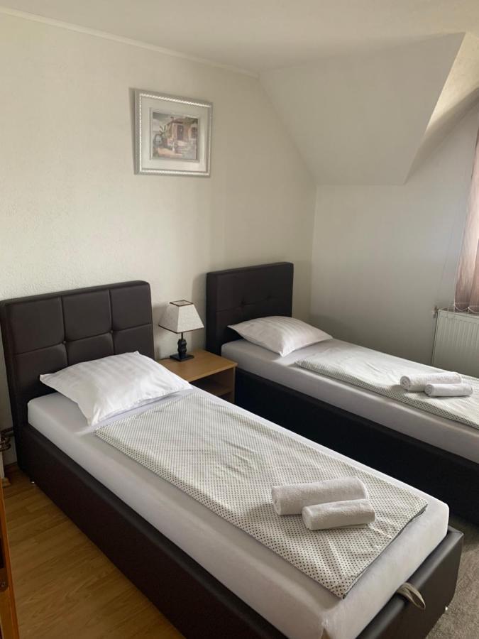 Restoran&Motel And Apartmants Lovacka Prica Tesanj Zewnętrze zdjęcie