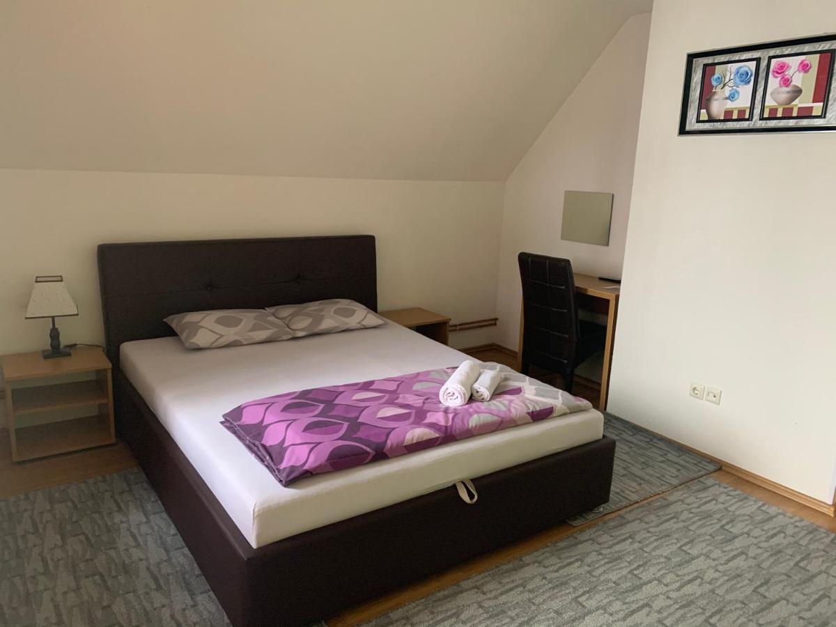 Restoran&Motel And Apartmants Lovacka Prica Tesanj Zewnętrze zdjęcie