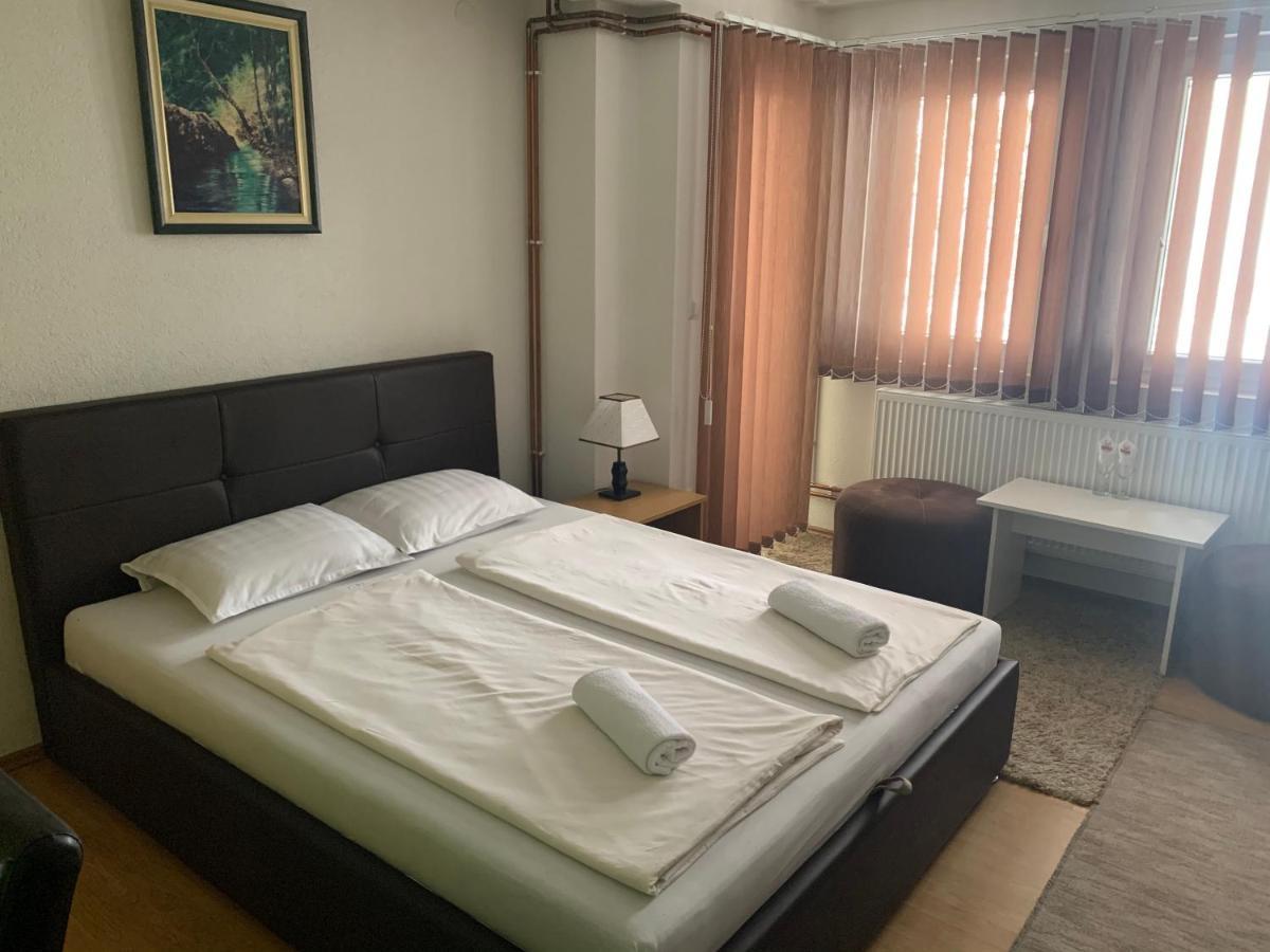 Restoran&Motel And Apartmants Lovacka Prica Tesanj Zewnętrze zdjęcie