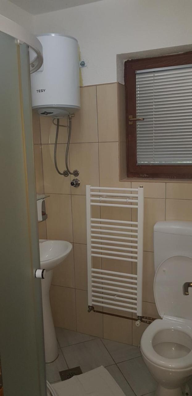 Restoran&Motel And Apartmants Lovacka Prica Tesanj Zewnętrze zdjęcie