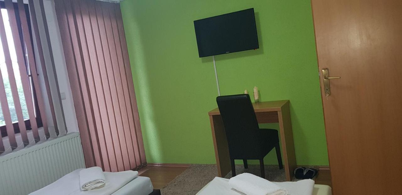 Restoran&Motel And Apartmants Lovacka Prica Tesanj Zewnętrze zdjęcie