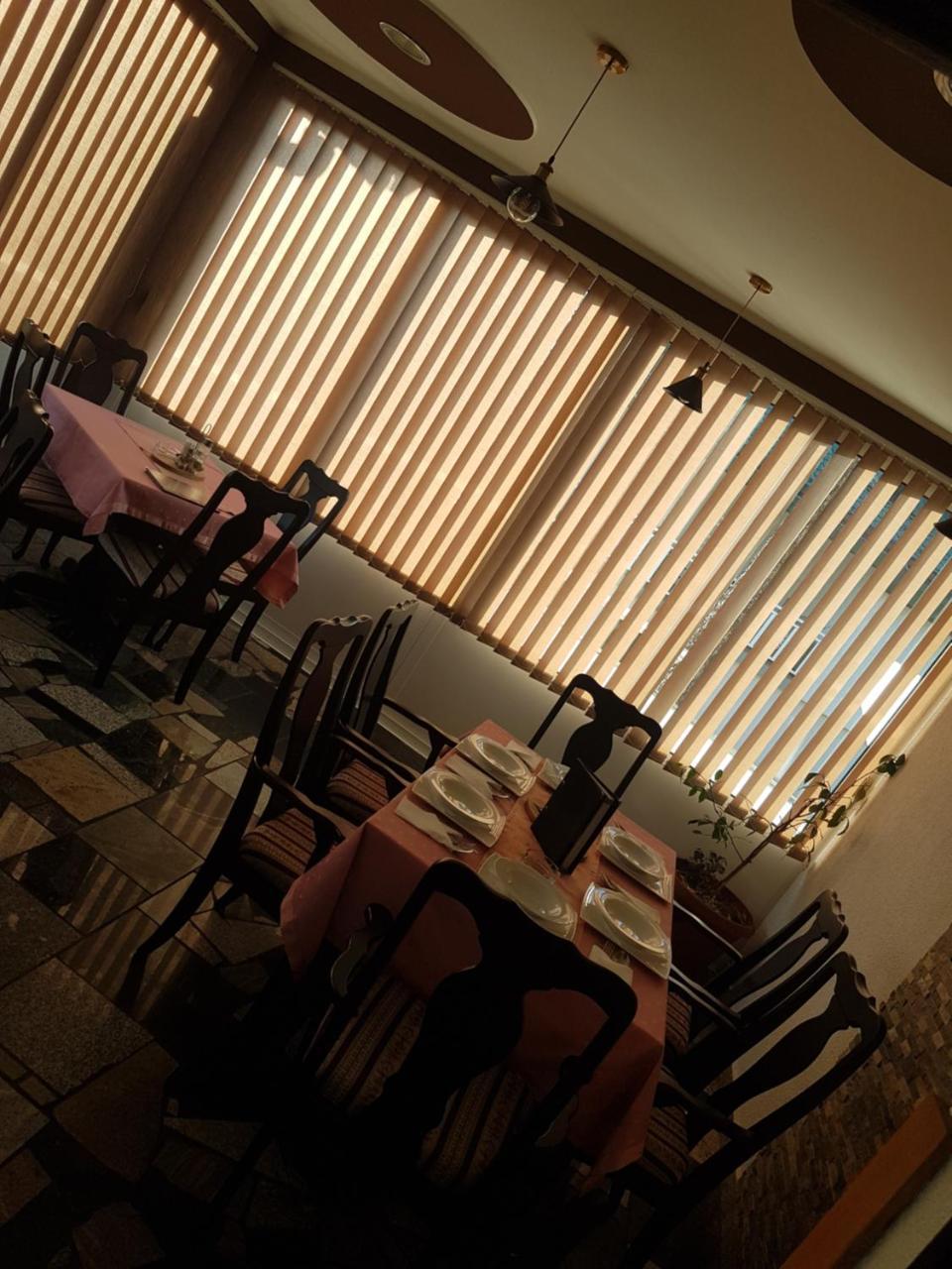 Restoran&Motel And Apartmants Lovacka Prica Tesanj Zewnętrze zdjęcie