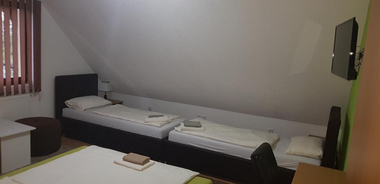 Restoran&Motel And Apartmants Lovacka Prica Tesanj Zewnętrze zdjęcie