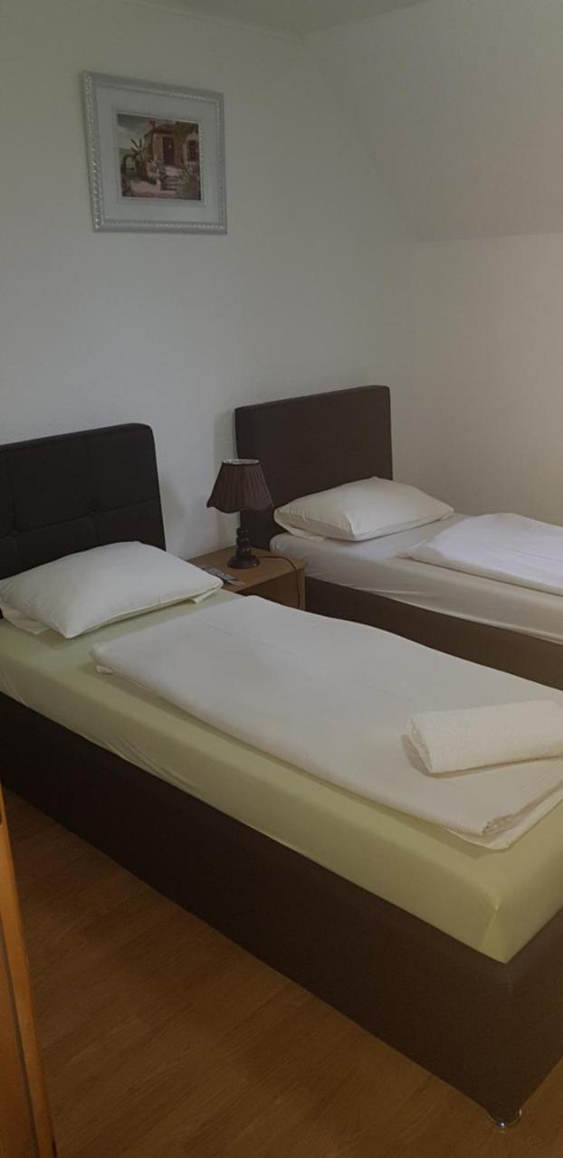Restoran&Motel And Apartmants Lovacka Prica Tesanj Zewnętrze zdjęcie
