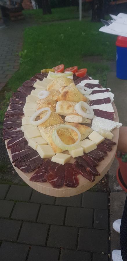 Restoran&Motel And Apartmants Lovacka Prica Tesanj Zewnętrze zdjęcie