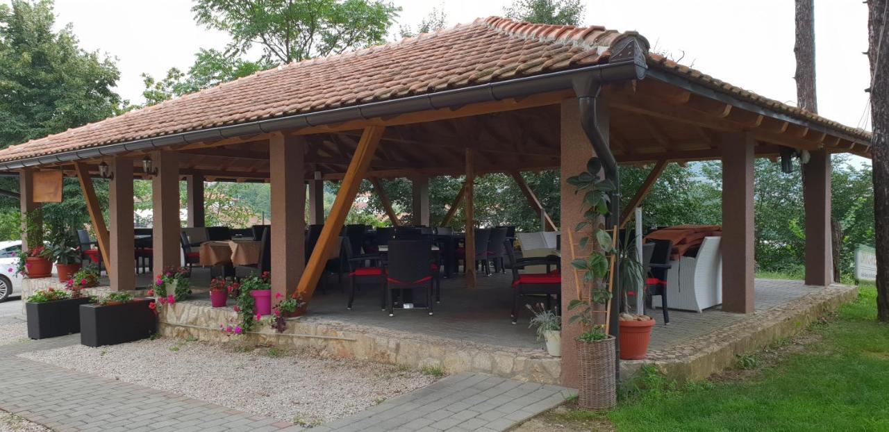 Restoran&Motel And Apartmants Lovacka Prica Tesanj Zewnętrze zdjęcie