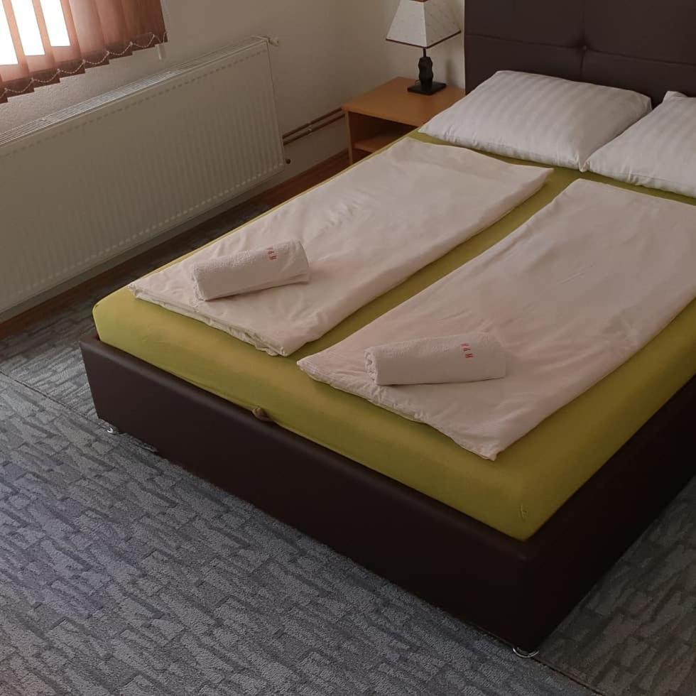 Restoran&Motel And Apartmants Lovacka Prica Tesanj Zewnętrze zdjęcie