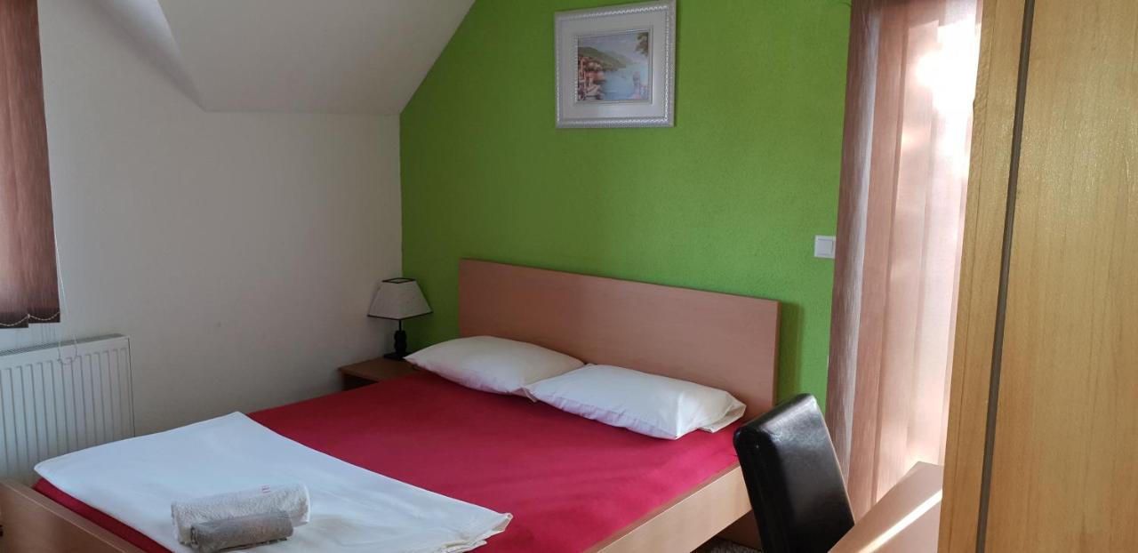 Restoran&Motel And Apartmants Lovacka Prica Tesanj Zewnętrze zdjęcie