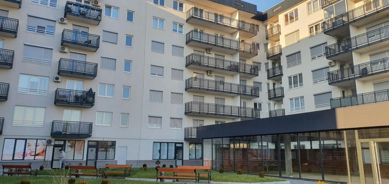 Restoran&Motel And Apartmants Lovacka Prica Tesanj Zewnętrze zdjęcie